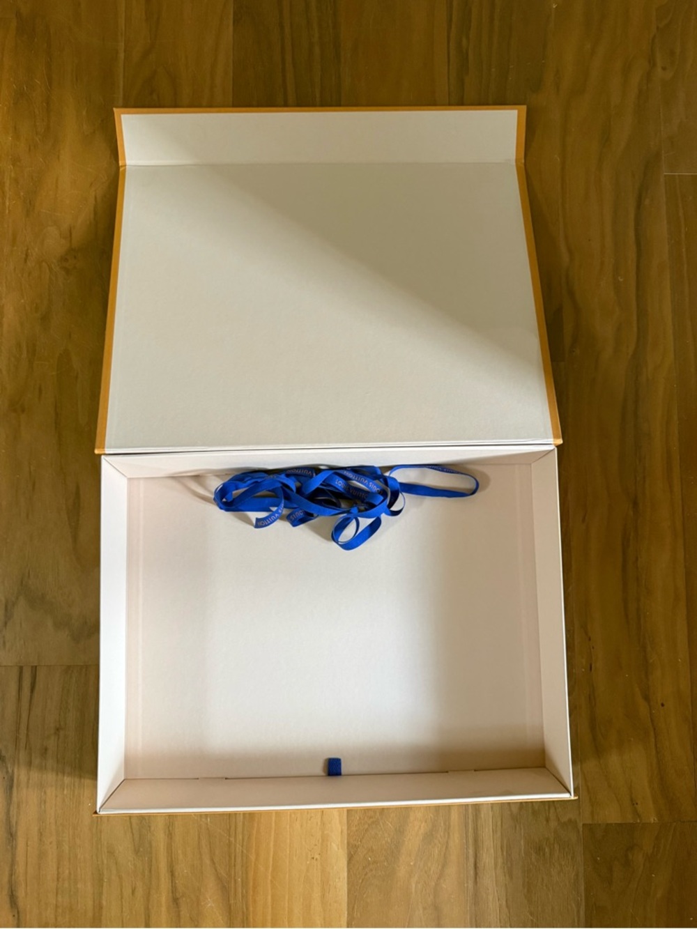 Louis Vuitton Box - Picture 3 of 9